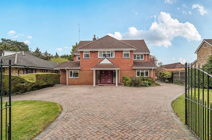 4 Bedroom Detached House For Sale In Brackendale Close, Camberley, Surrey, GU15