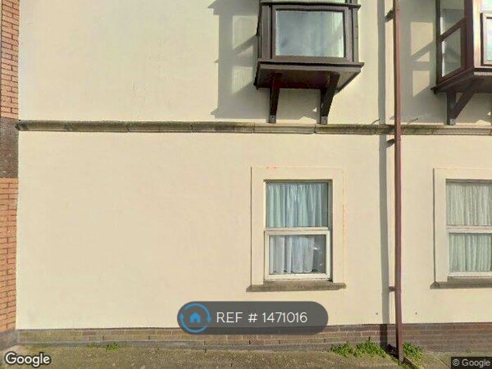 2 Bedroom Flat To Rent In Station Road, Tenby, SA70