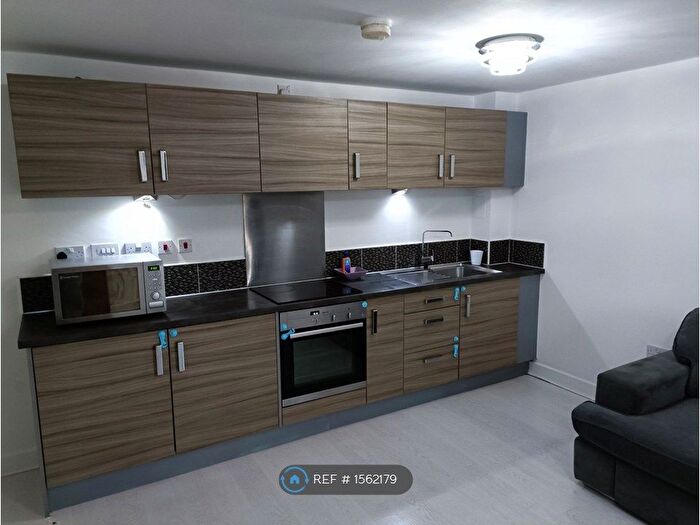 2 Bedroom Terraced House To Rent In Holts Crest Way, Leeds, LS12