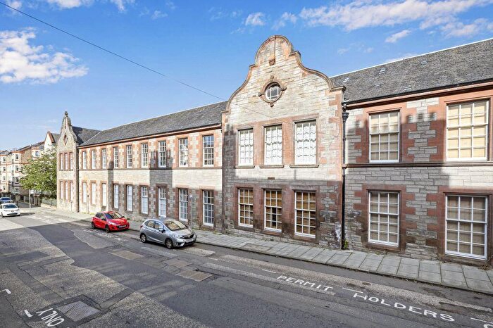 3 Bedroom Town House For Sale In Sinclair Place, Shandon, Edinburgh, EH11