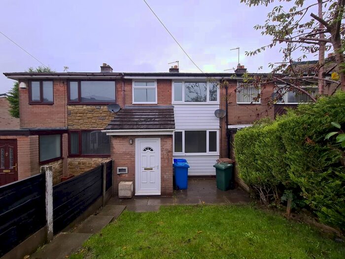 3 Bedroom Town House To Rent In Sandiway, Heywood, OL10