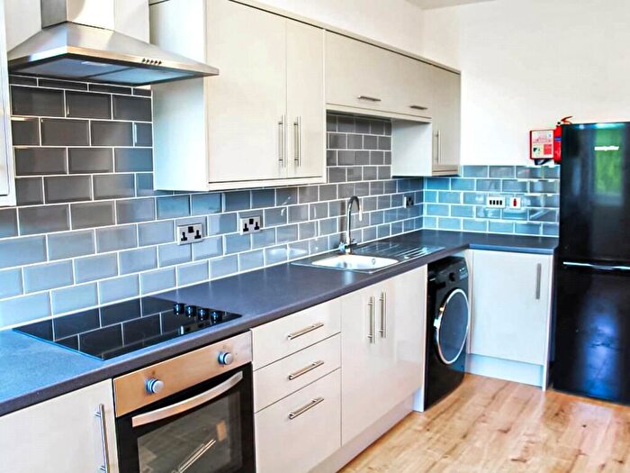 2 Bedroom Apartment To Rent In Apt, East Parade #, HG1