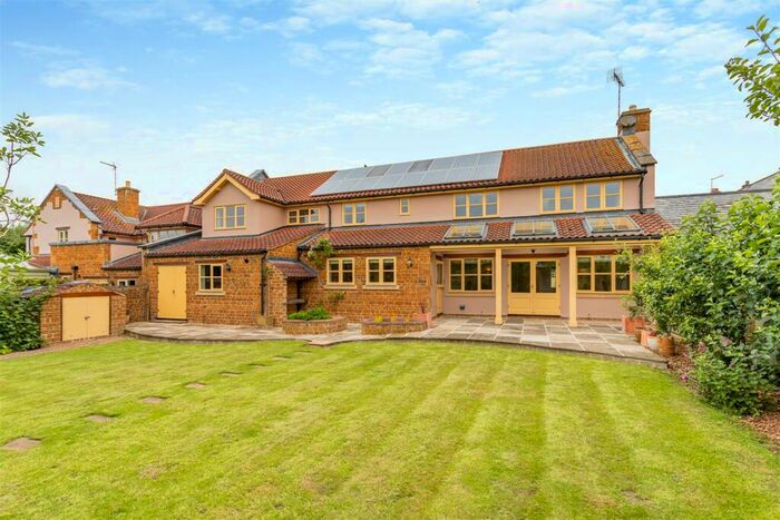 4 Bedroom Link Detached House For Sale In Stable Yard, Caldecott, Rutland, LE16