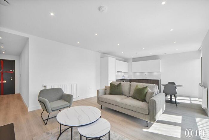 1 Bedroom Apartment To Rent In Affinity View London, E15