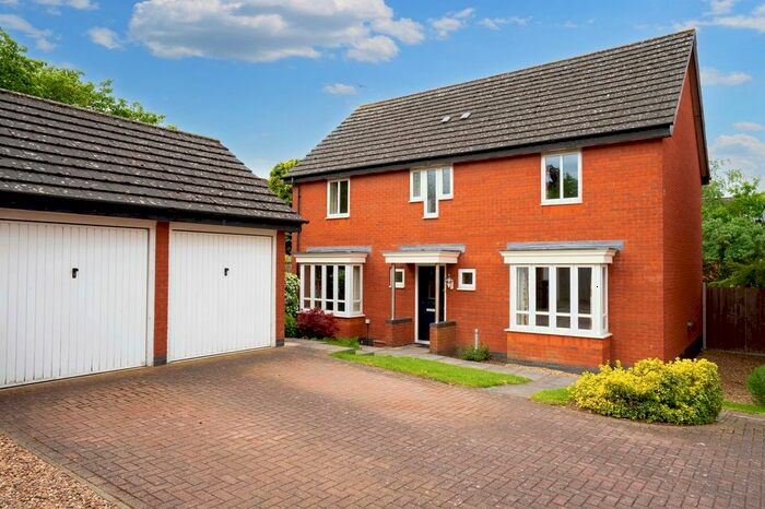 4 Bedroom Detached House To Rent In Cara Close, Stoneygate, Leicester, LE2