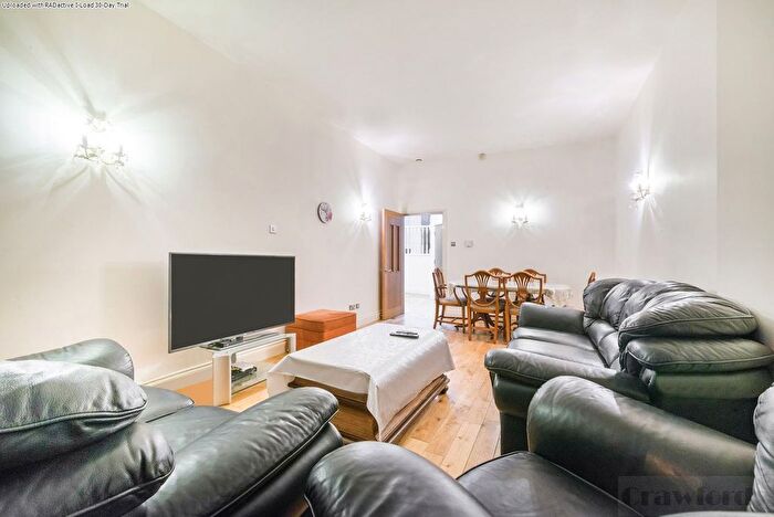 2 Bedroom Flat To Rent In Bed, Marylebone Road, London, NW1