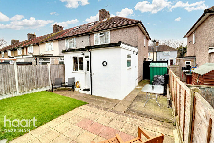 3 Bedroom End Of Terrace House For Sale In Davington Road, Dagenham, RM8