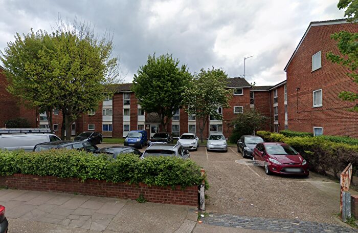 2 Bedroom Flat To Rent In Meads Court, Carnarvon Road, London, E15
