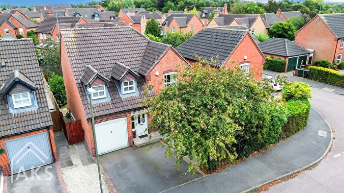 4 Bedroom Detached House For Sale In Avon Way, Hilton, DE65