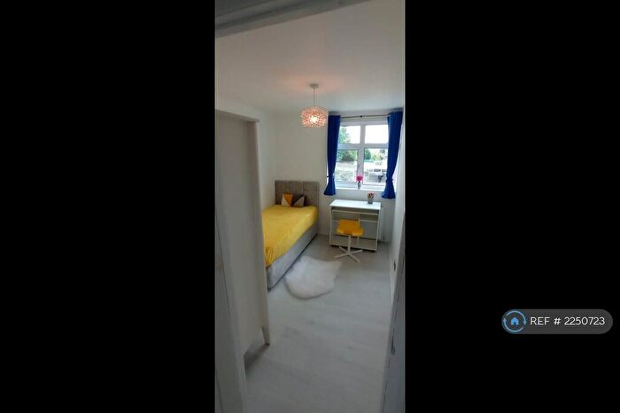 3 Bedroom Terraced House To Rent In St. Leonards Walk, Coventry, CV8