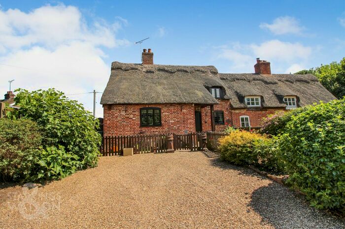 2 Bedroom Cottage For Sale In Prince Of Wales Road, Upton, Norwich, NR13