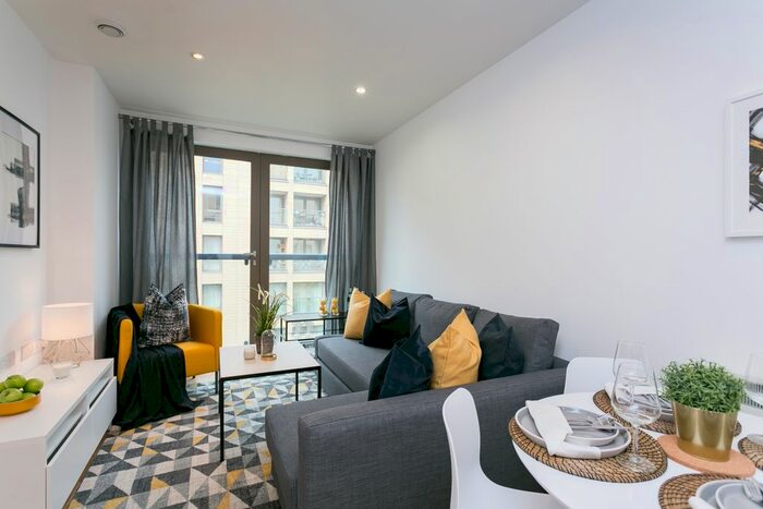 1 Bedroom Flat To Rent In Oak Square, London, SW9