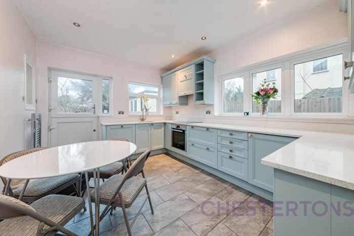 4 Bedroom Semi-Detached House To Rent In Kidbrooke Grove, Canary Wharf, SE3