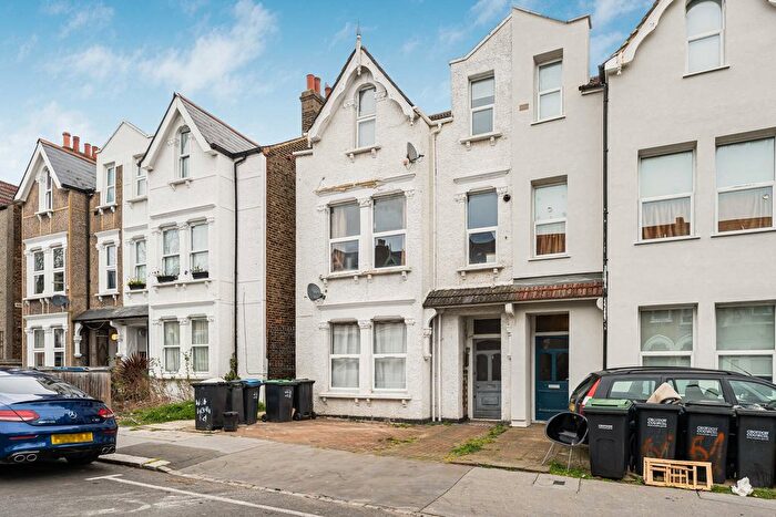 2 Bedroom Flat For Sale In Whitworth Road, London, SE25