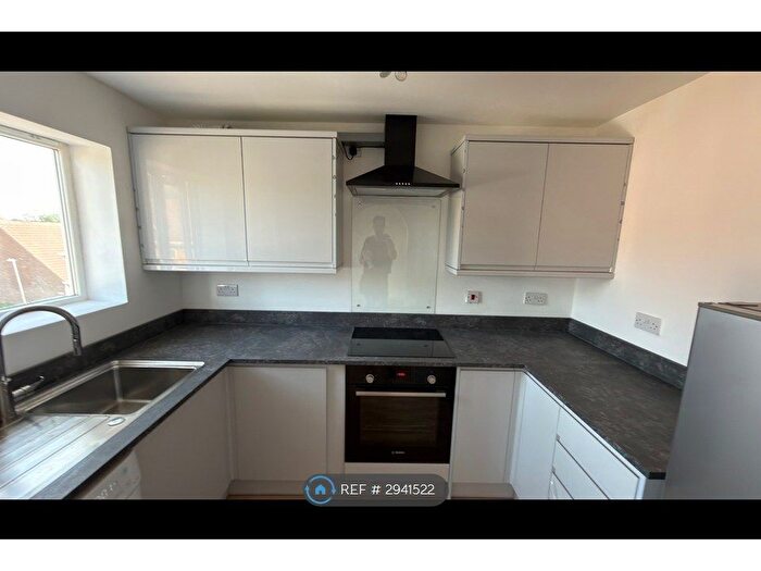 1 Bedroom Flat To Rent In Barnum Court, Swindon, SN2