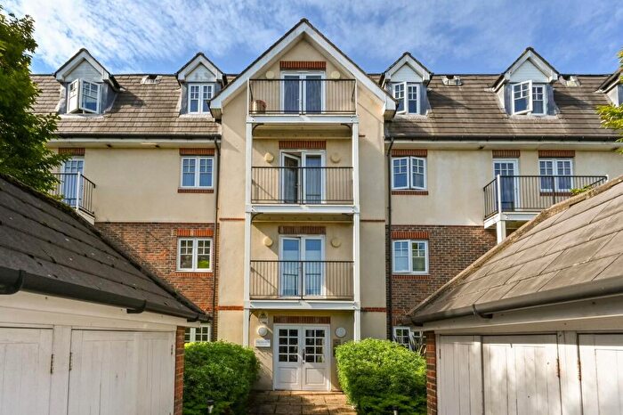 2 Bedroom Flat To Rent In Richmond Road, Kingston, Kingston Upon Thames, KT2