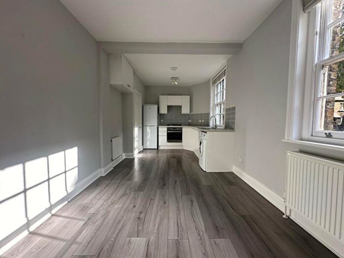 1 Bedroom Flat To Rent In Villa Street, Walworth Village, London, SE17
