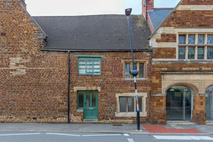 3 Bedroom Cottage To Rent In Church Street, Wellingborough NN8