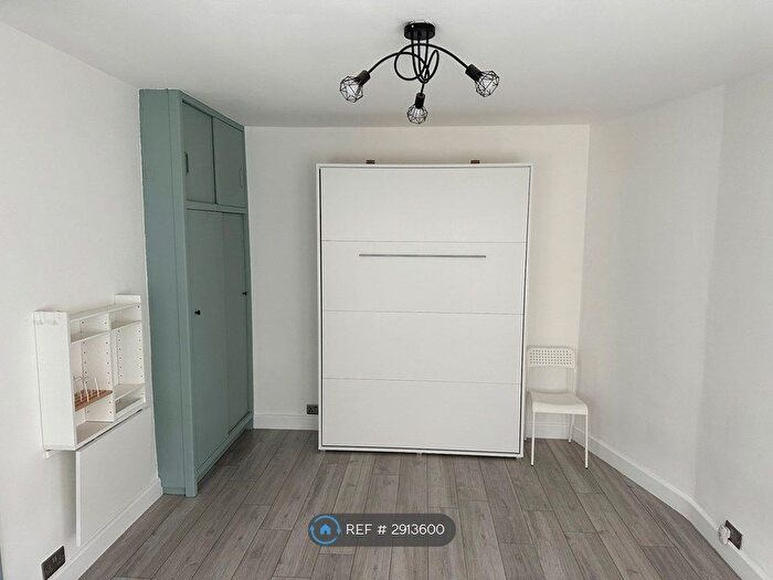 Studio To Rent In Victoria Road, London, E4