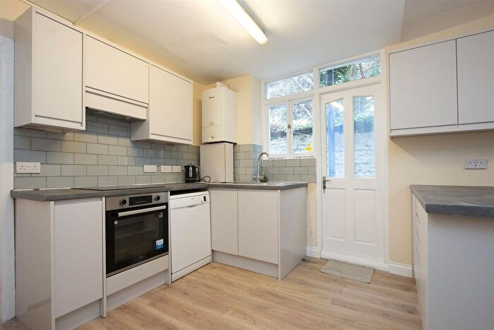 2 Bedroom Flat To Rent In Maybury Street, London, SW17