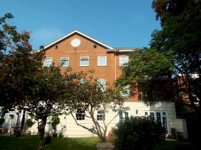 2 Bedroom Apartment To Rent In Winn Road, Southampton, SO17