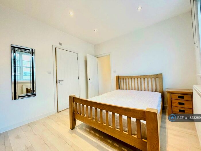 1 Bedroom Flat To Rent In Kennington Road, London, SE11