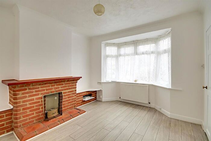 3 Bedroom Terraced House To Rent In Greenland Road, Worthing, BN13