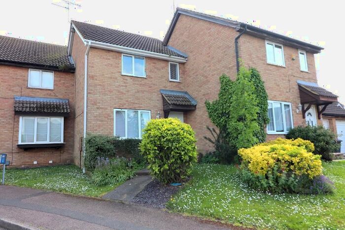 3 Bedroom Terraced House To Rent In Fieldfare Green, Luton, Bedfordshire, LU4