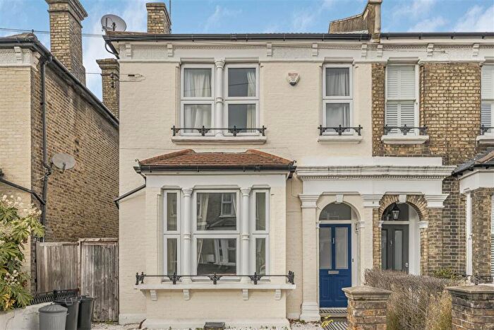 4 Bedroom Terraced House For Sale In Sistova Road, SW12