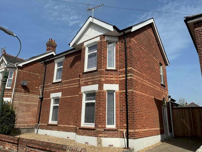 5 Bedroom Detached House To Rent In Hankinson Road, Winton, Bournemouth, BH9