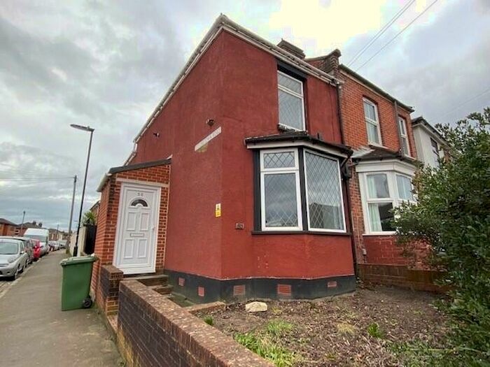 2 Bedroom House To Rent In Paynes Road, Southampton, Hampshire, SO15