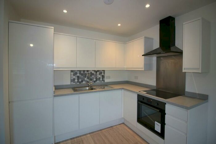 2 Bedroom Flat To Rent In Postway Mews, Ilford, London, IG1