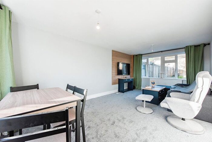 3 Bedroom Terraced House For Sale In Bury Road, Thetford, IP24
