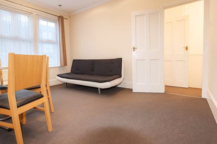 1 Bedroom Flat To Rent In Broad Lane, Seven Sisters, N15