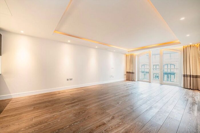 2 Bedroom Flat To Rent In Regatta Lane, Hammersmith, W6