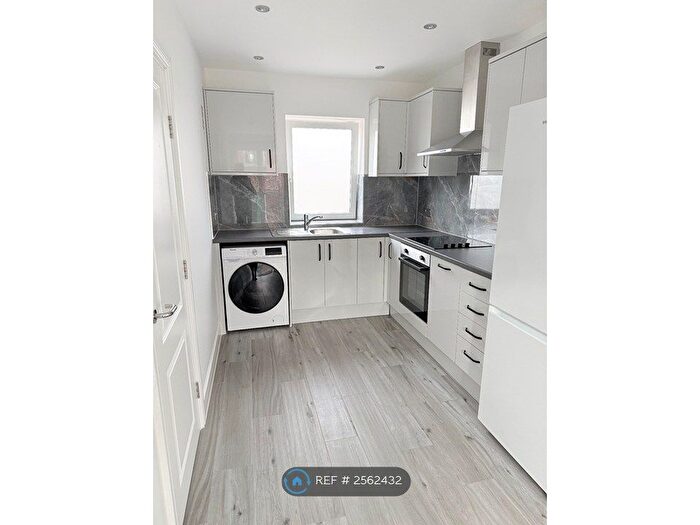 2 Bedroom Maisonette To Rent In High Road, London, E11