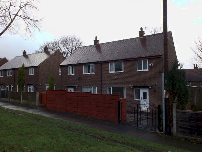 3 Bedroom House To Rent In Walton Way, Denton, M34