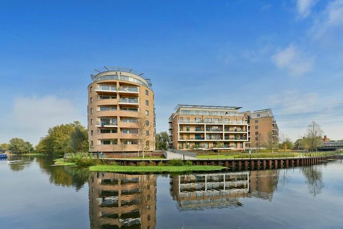2 Bedroom Flat For Sale In Essex Wharf, London, E5