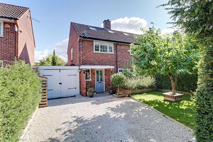 3 Bedroom Terraced House For Sale In Shenley Lane, London Colney, AL2