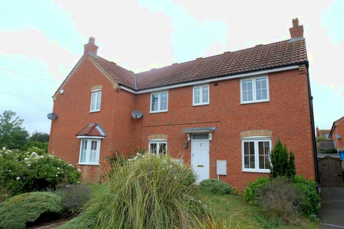 3 Bedroom Semi-Detached House To Rent In Summers Close, Clapham, MK41