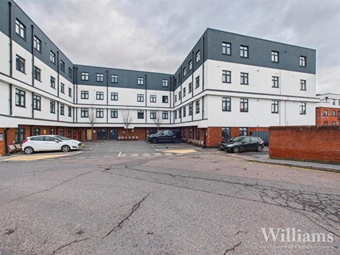 2 Bedroom Apartment For Sale In Cambridge Place, Aylesbury, HP20