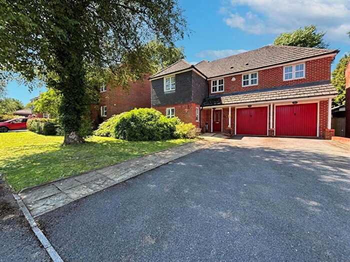 5 Bedroom Detached House For Sale In Blackwater Close, Alderholt, SP6