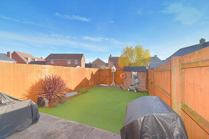 3 Bedroom Terraced House For Sale In Venus Avenue, Biggleswade, SG18