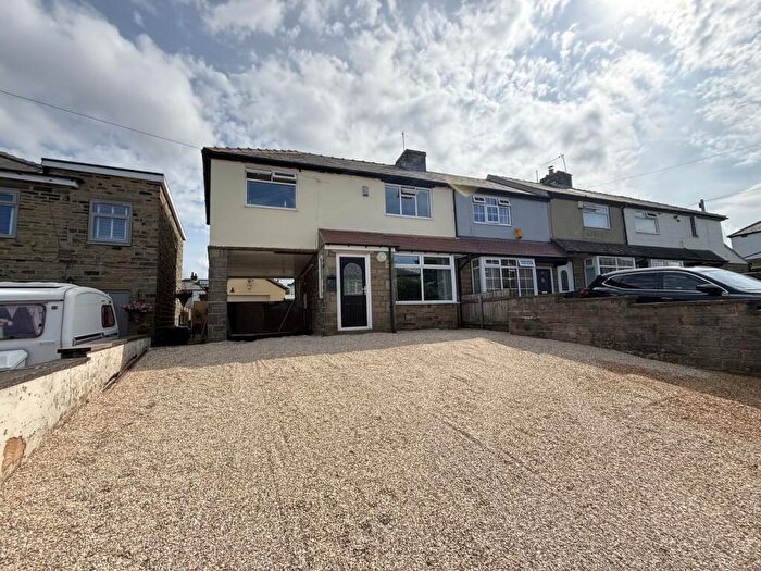 4 Bedroom Town House For Sale In Higgin Lane, Southowram, Halifax, Calderdale, HX3