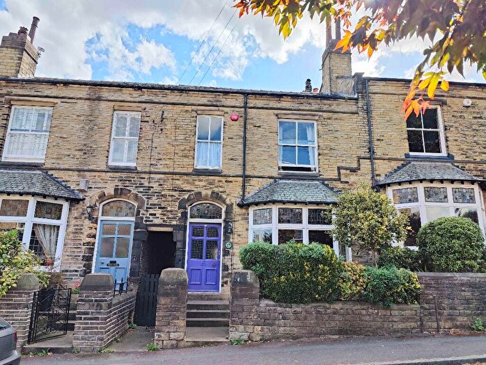 5 Bedroom Terraced House For Sale In High Street, Brighouse, HD6