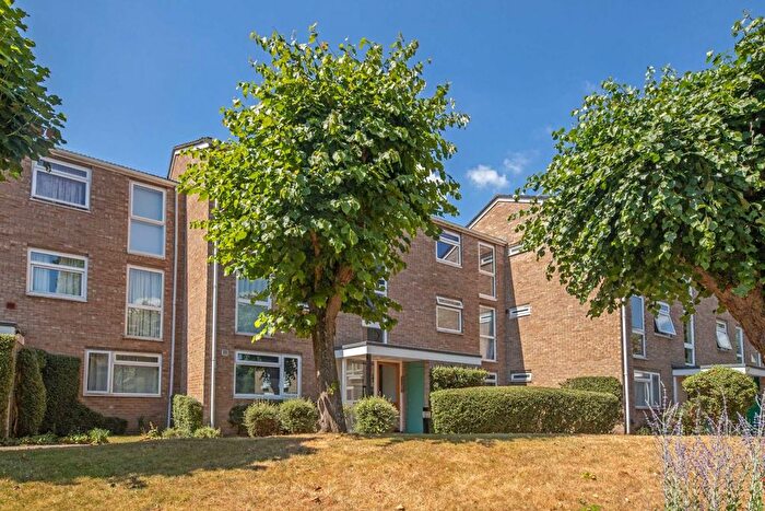 1 Bedroom Flat To Rent In Harrowdene Gardens, Teddington, TW11