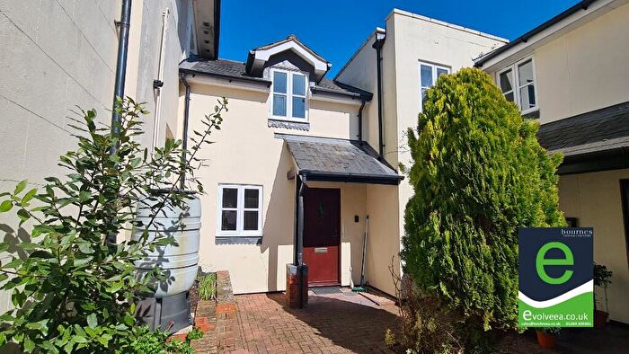 2 Bedroom Mews For Sale In Lodge Drive, Weyhill, Andover, SP11