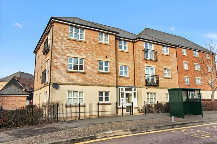 2 Bedroom Apartment For Sale In Torun Way, Swindon, Wiltshire, SN25
