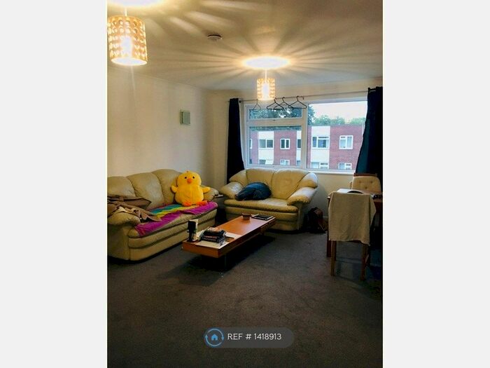 2 Bedroom Flat To Rent In Old Bedford Road, Luton, LU2