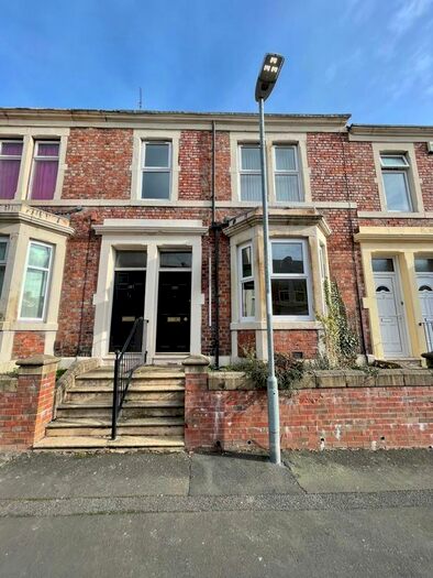 2 Bedroom Flat To Rent In Westbourne Avenue, Bensham, Gateshead, NE8